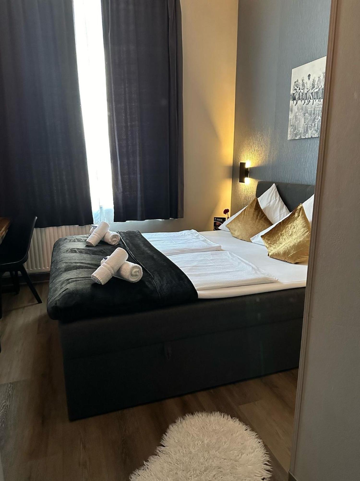 Hotel Restaurant Zum Loewen Duisburg Kültér fotó