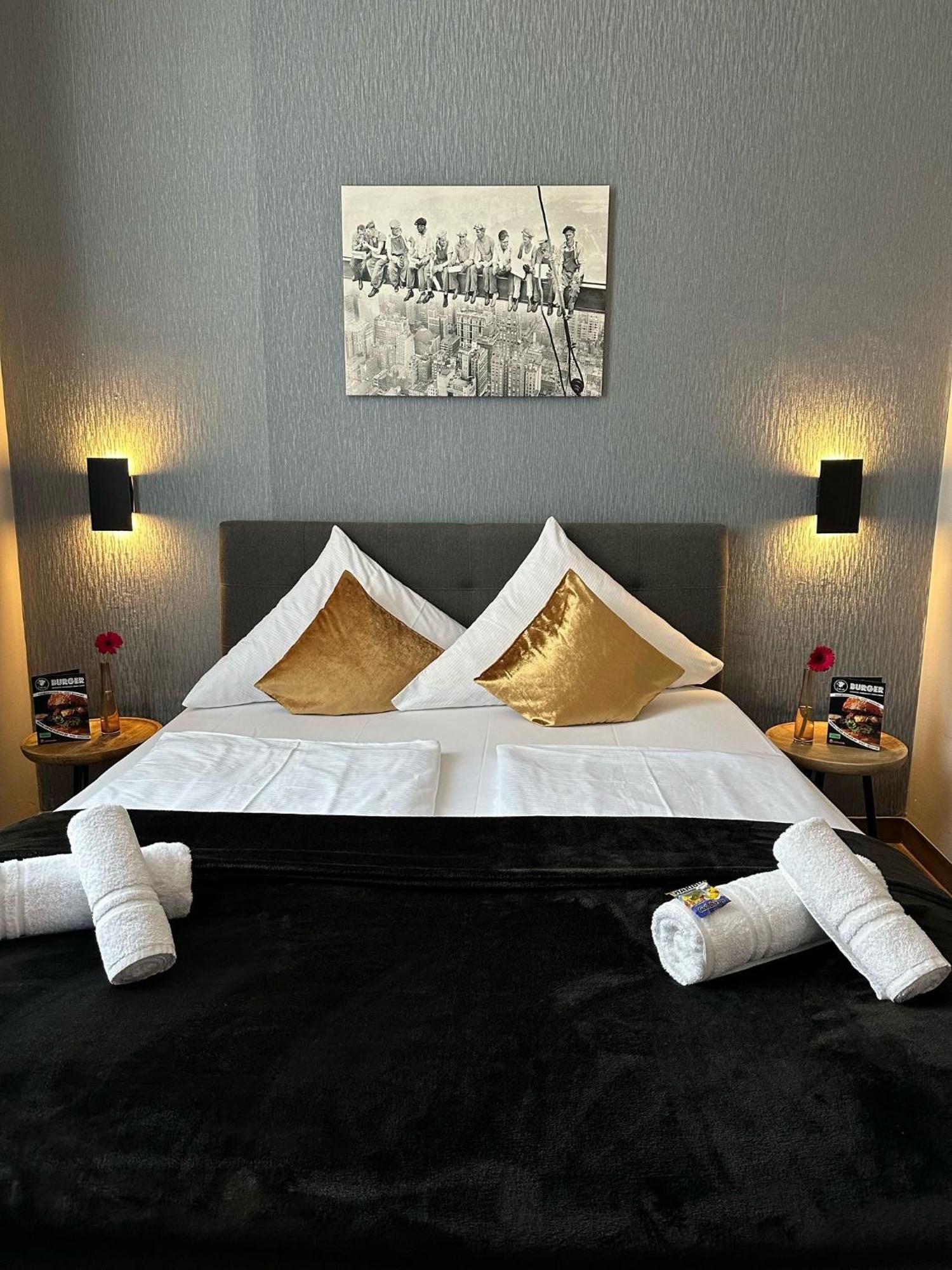 Hotel Restaurant Zum Loewen Duisburg Kültér fotó