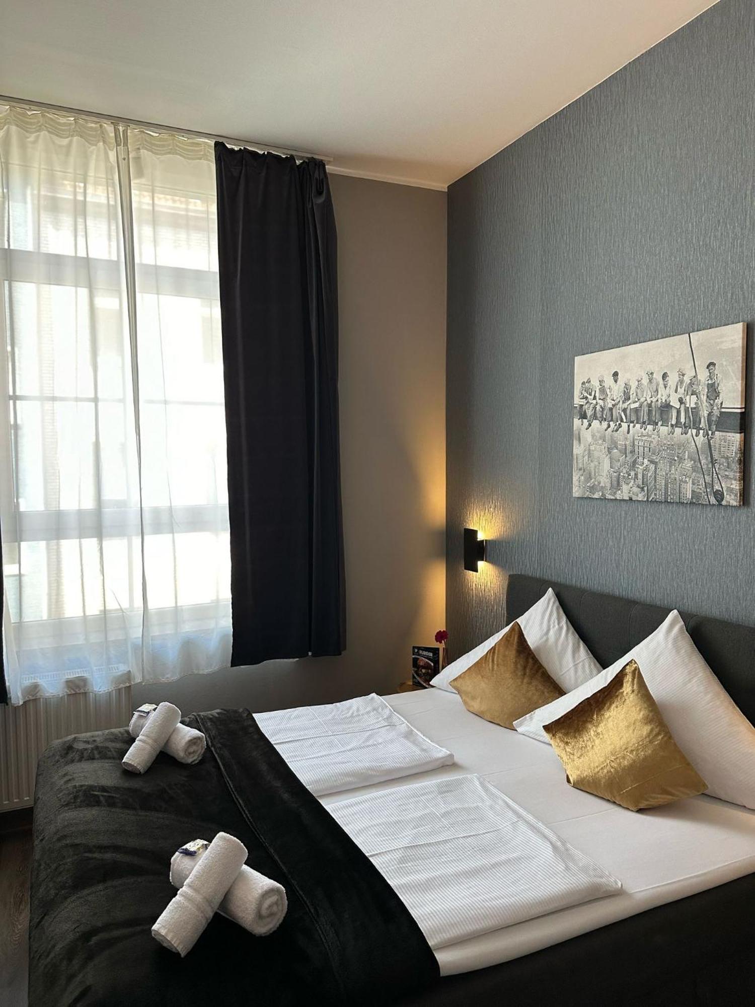 Hotel Restaurant Zum Loewen Duisburg Kültér fotó