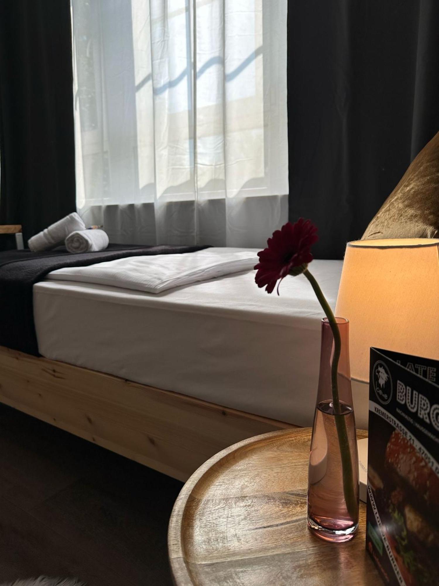 Hotel Restaurant Zum Loewen Duisburg Kültér fotó