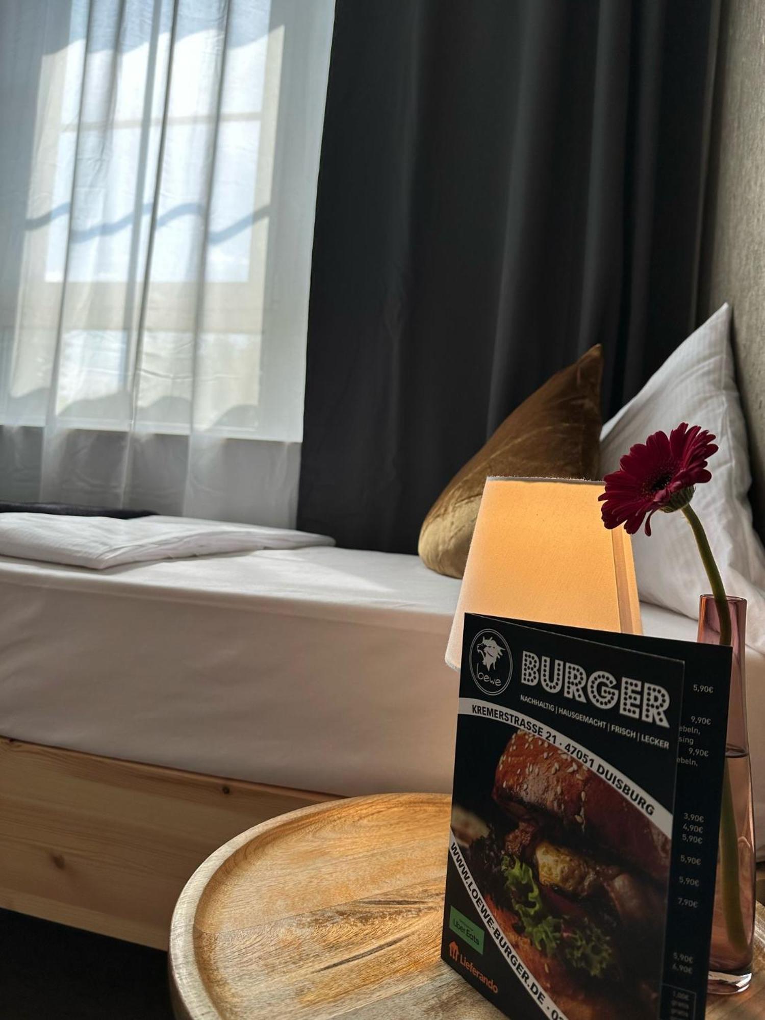 Hotel Restaurant Zum Loewen Duisburg Kültér fotó
