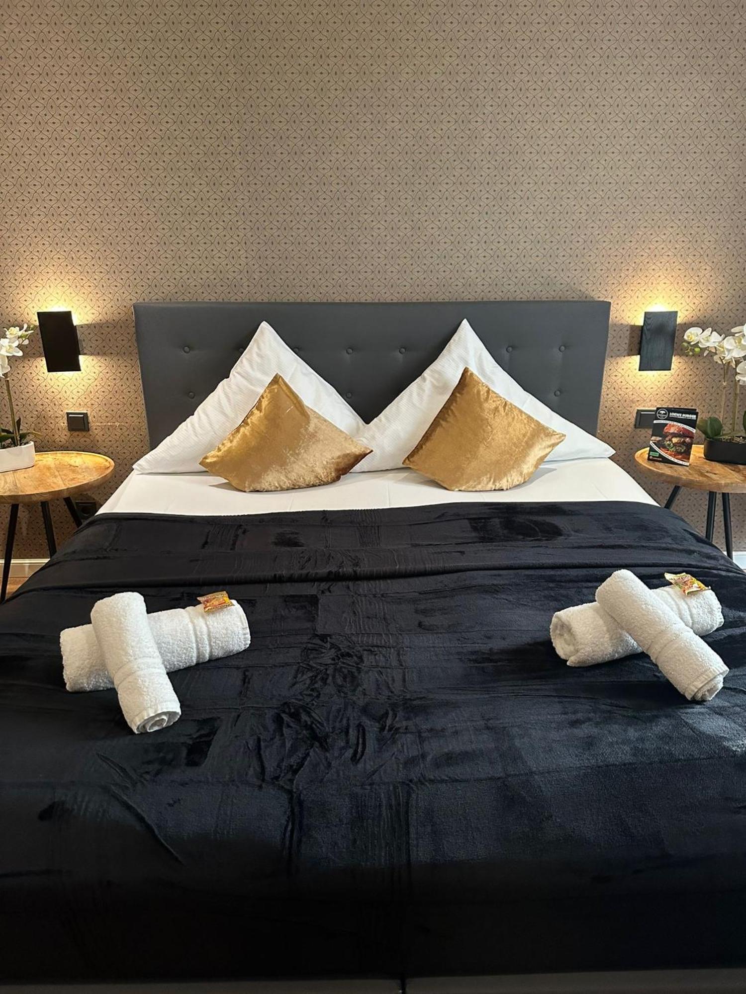 Hotel Restaurant Zum Loewen Duisburg Kültér fotó
