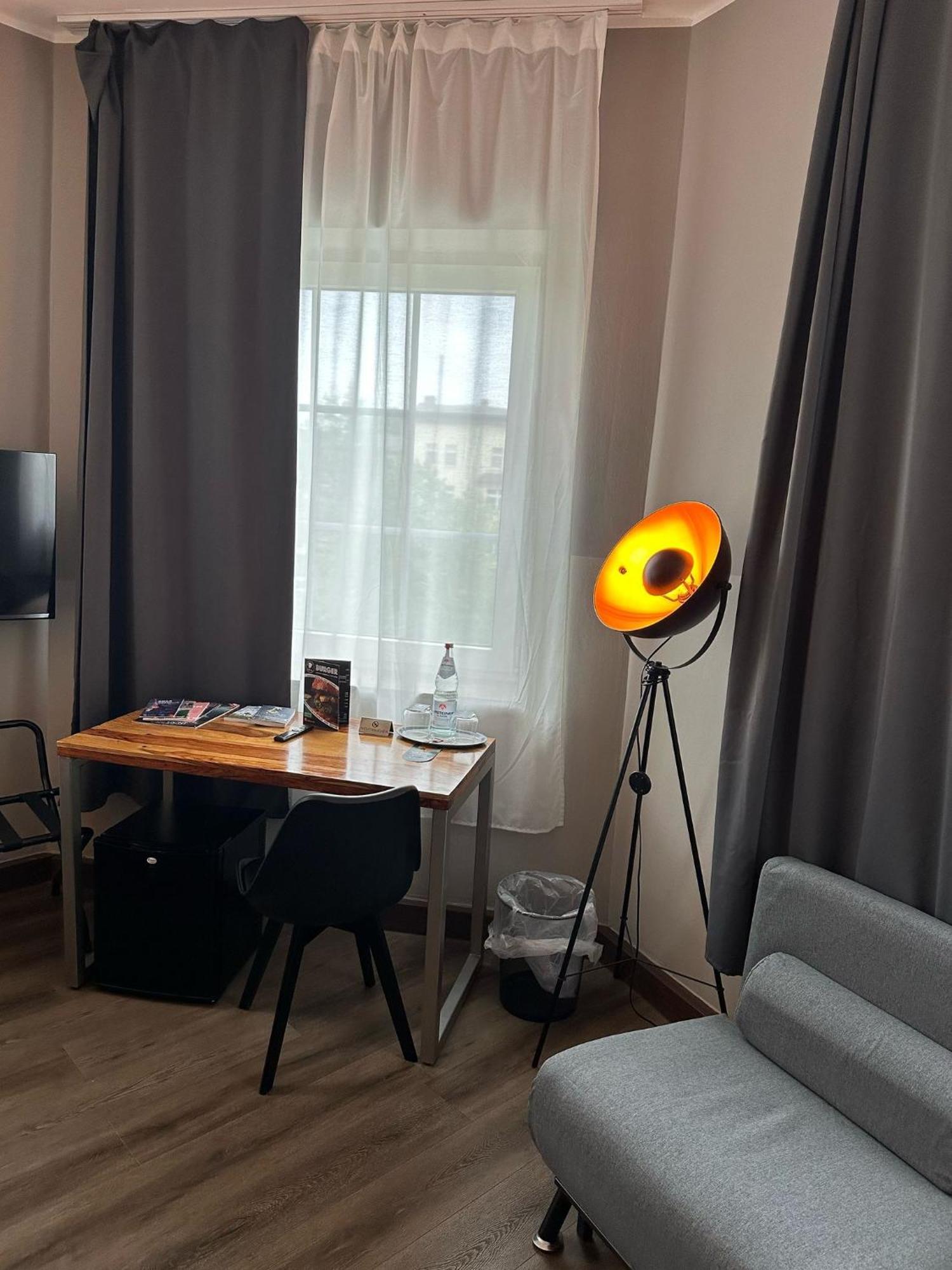 Hotel Restaurant Zum Loewen Duisburg Kültér fotó