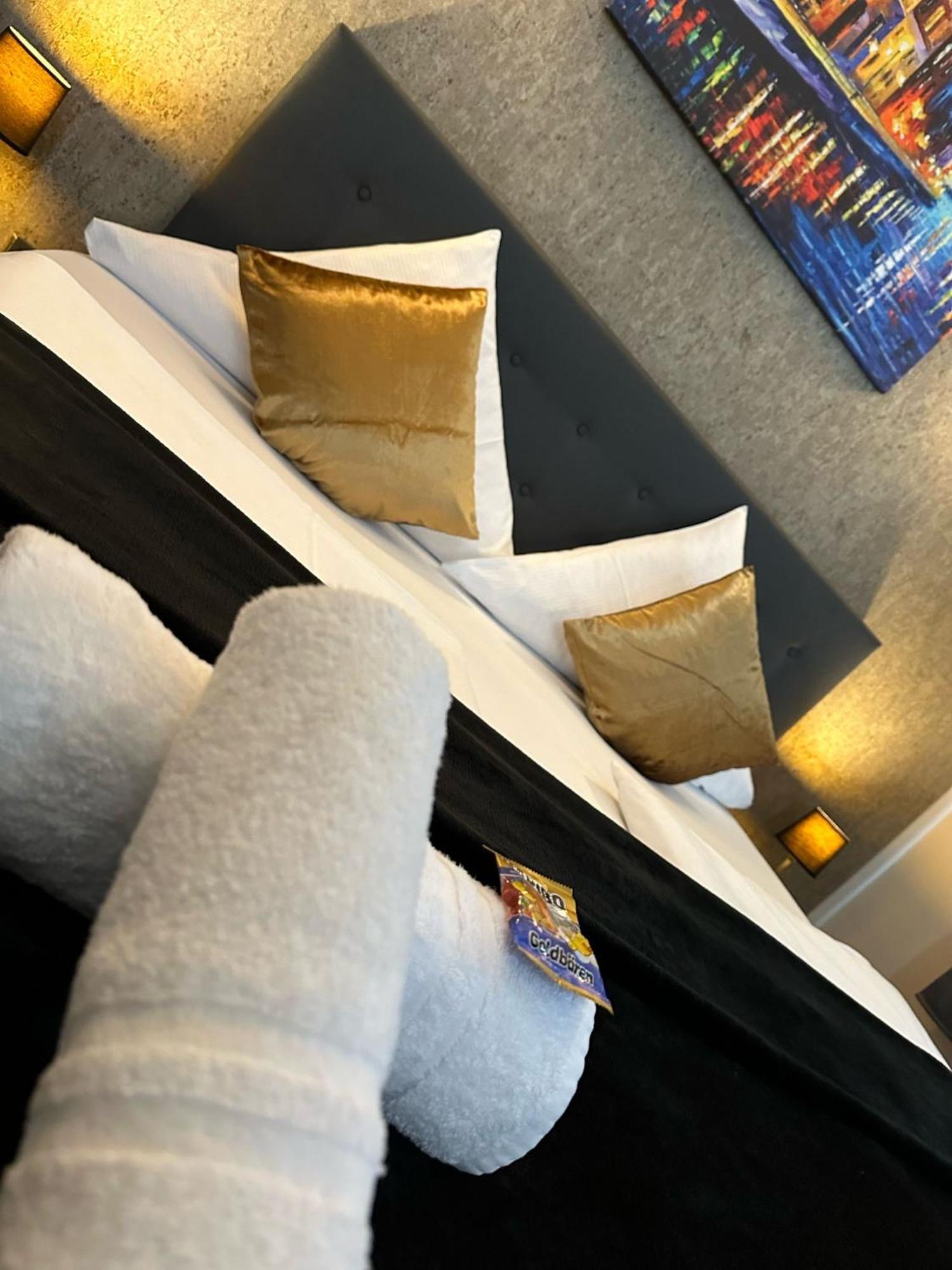 Hotel Restaurant Zum Loewen Duisburg Kültér fotó